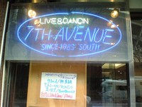 7th Avenue の看板
